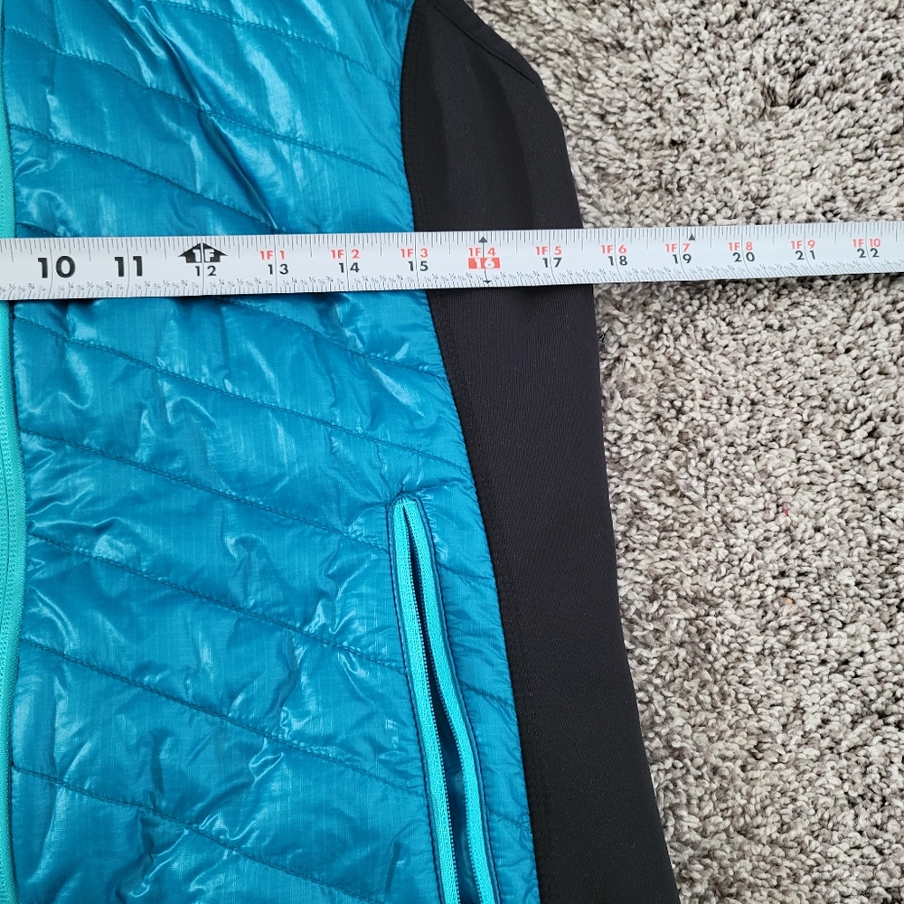 Marmot Teal Blue and Black Quilted Insulated Vest - Picture 4 of 10